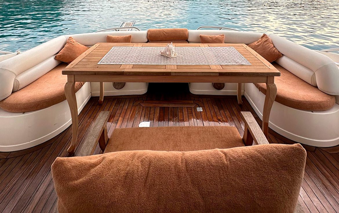 Kemer Yacht Rental 18m Sunseeker Manhattan 56